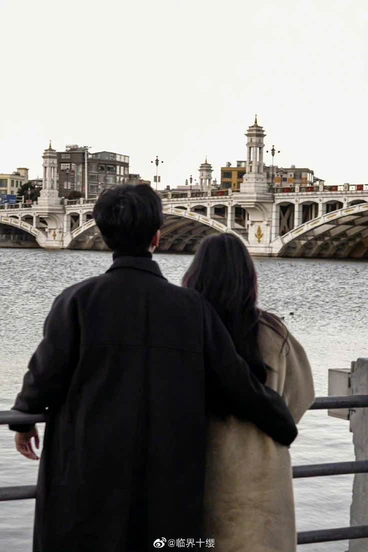 Chỉ Là Một Câu Đùa, Anh Lại Muốn Yêu Lại Từ Đầu